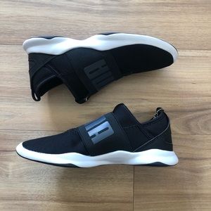 Puma Womens Black Sneakers Size 6.5